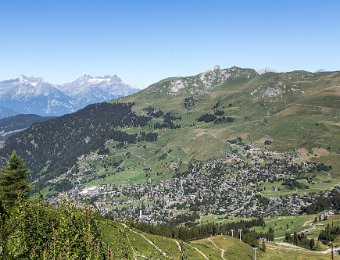 6D013793 Vue du village de Verbier depuis le chemin entre les Ruinettes et la Croix du Coeur